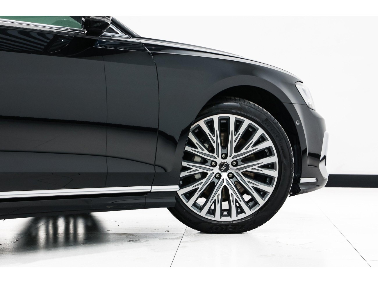 Audi A8L 50 TFSI 2024