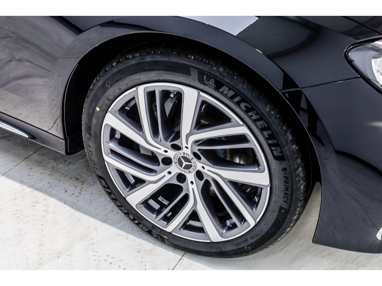 Mercedes-Benz E 300 L 2026