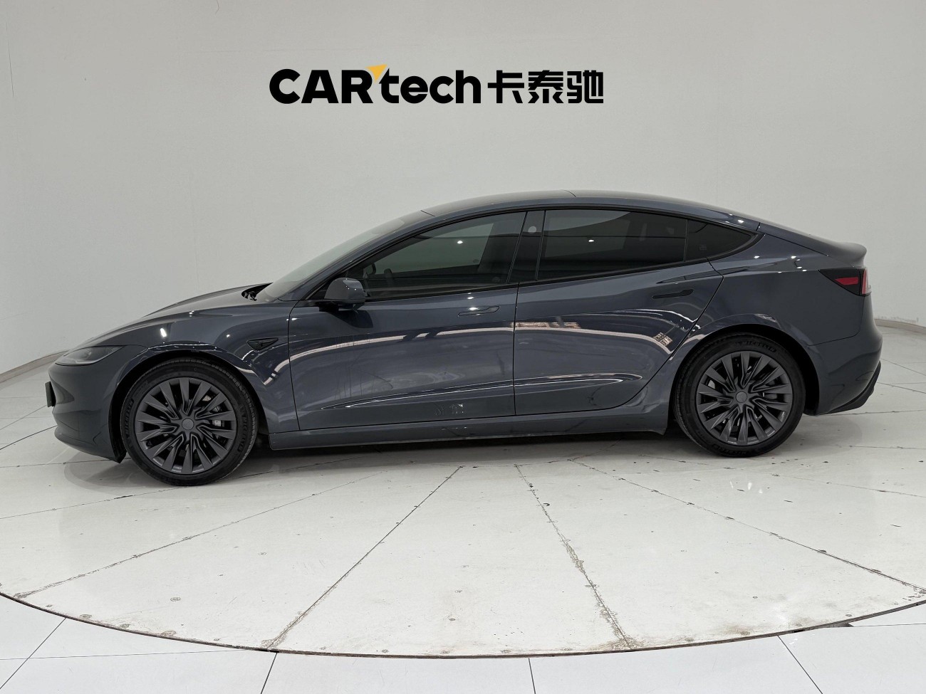 Tesla Model 3 2024
