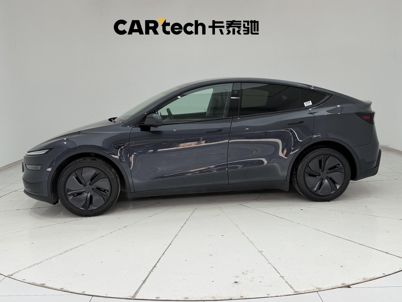 Tesla Model Y 2025
