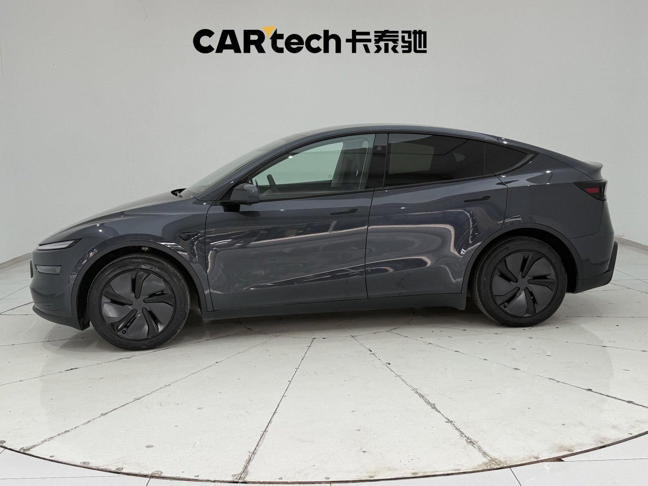 Tesla Model Y 2025