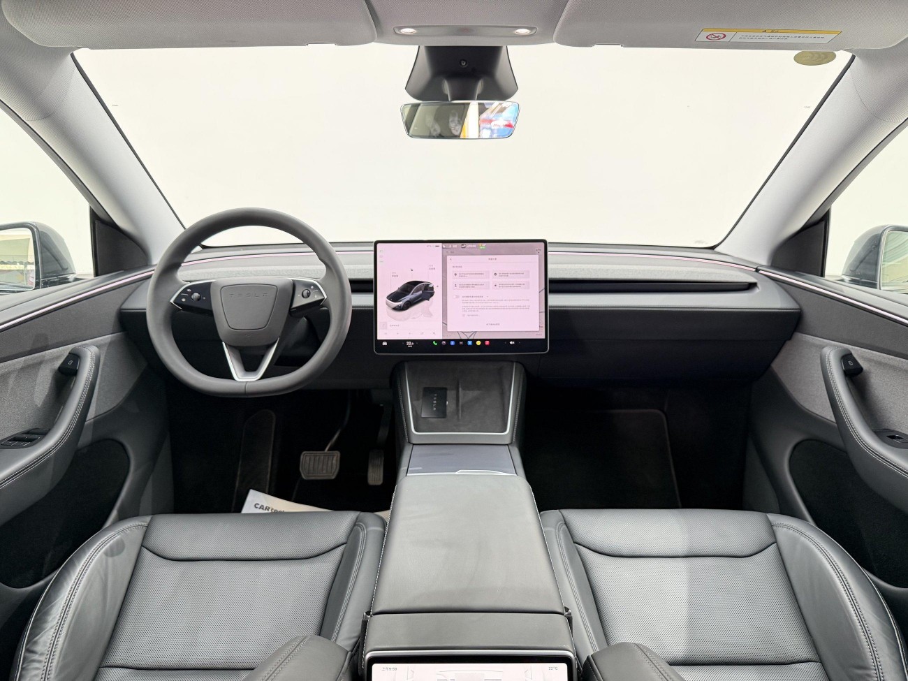Tesla Model Y 2025