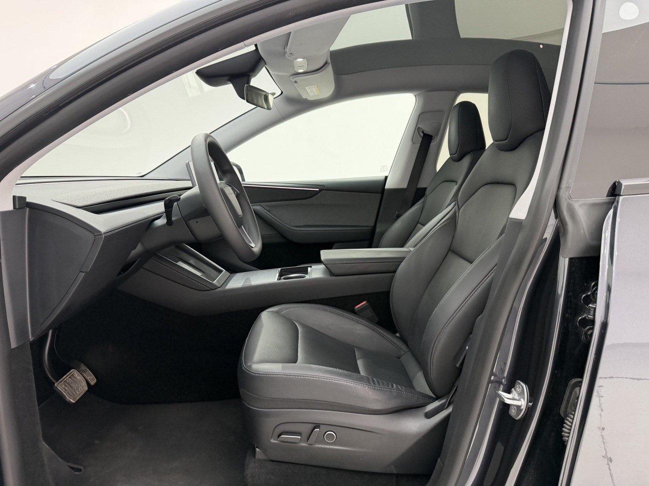 Tesla Model Y 2025