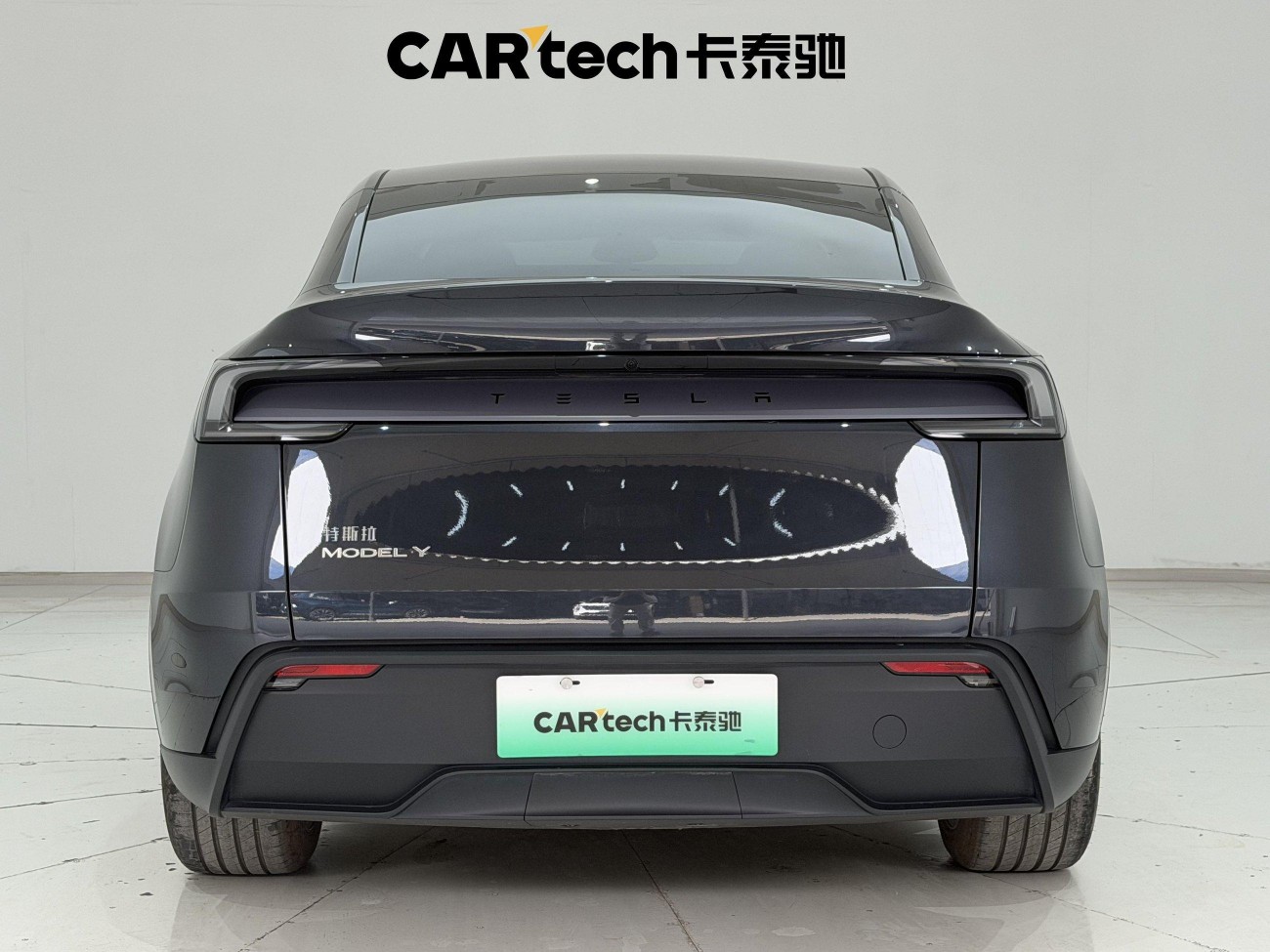 Tesla Model Y 2025