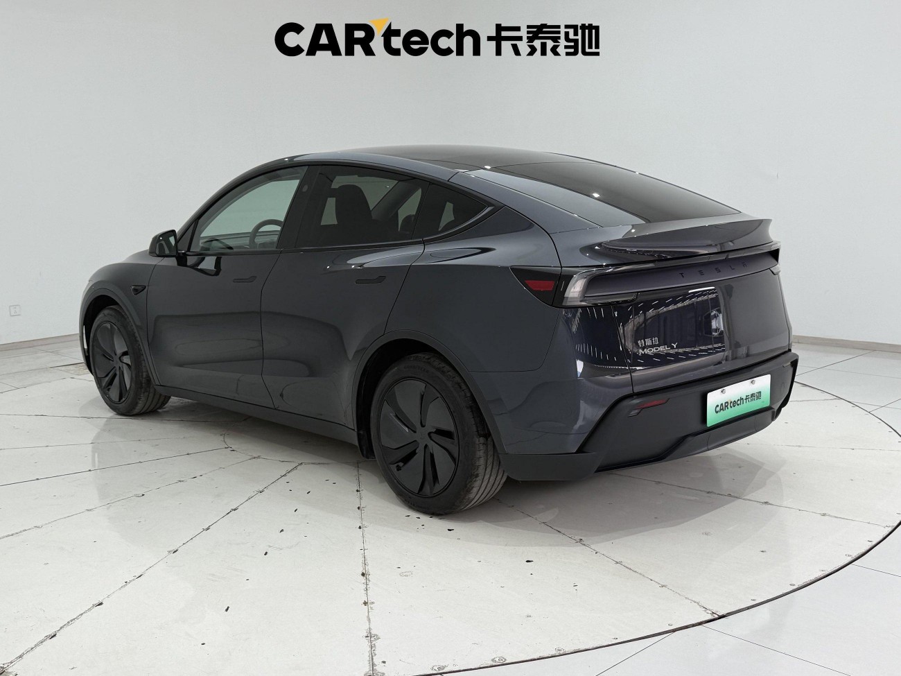 Tesla Model Y 2025