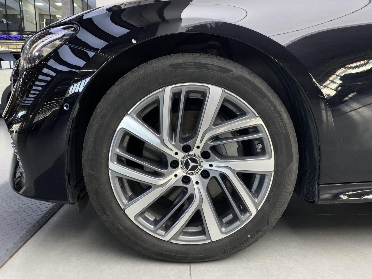 Mercedes-Benz E 300 L 2025