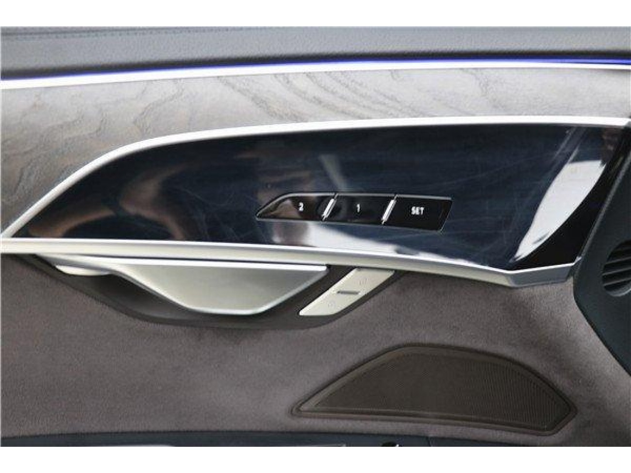 Audi A8L 45 TFSI 2023
