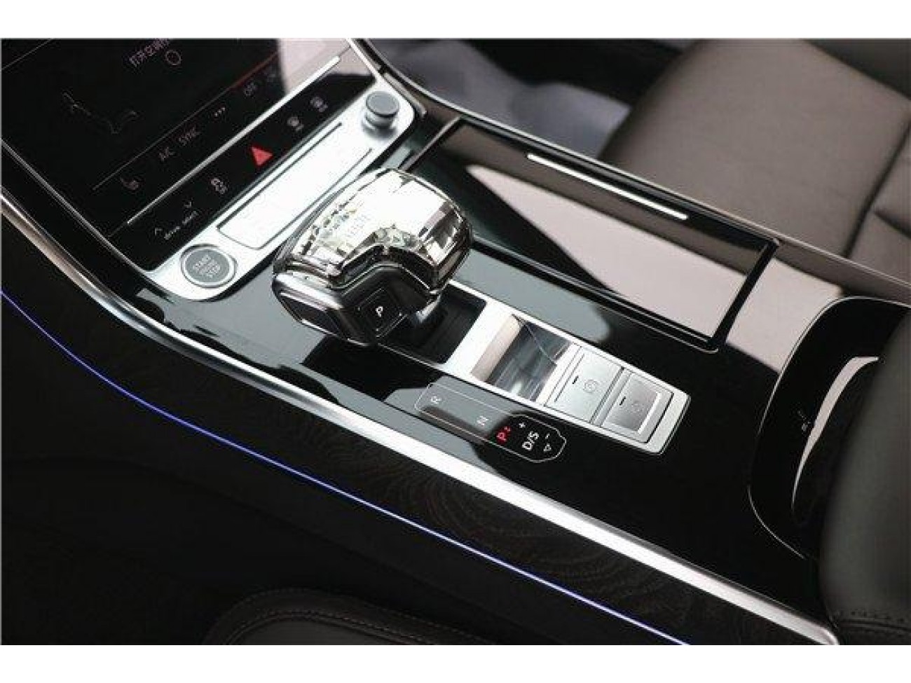 Audi A8L 45 TFSI 2023