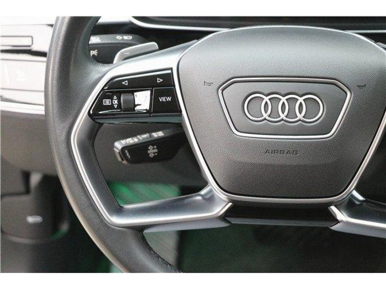 Audi A8L 45 TFSI 2023