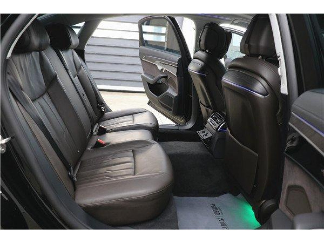 Audi A8L 45 TFSI 2023