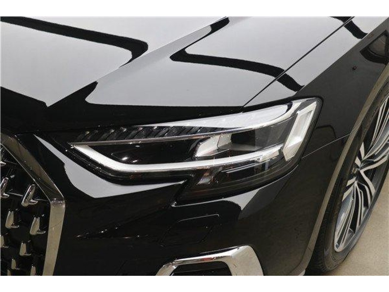 Audi A8L 45 TFSI 2023