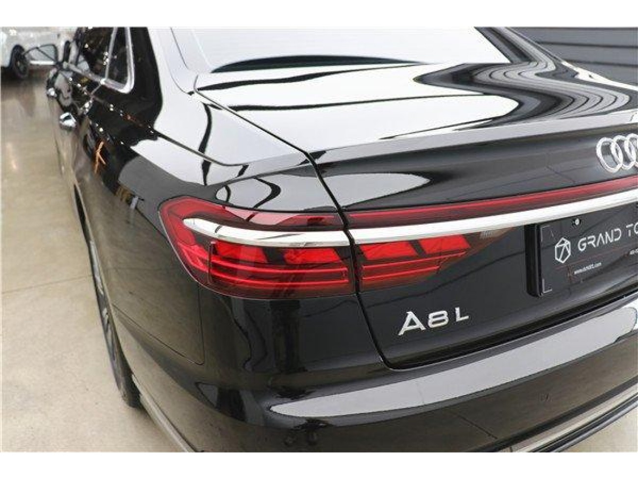 Audi A8L 45 TFSI 2023