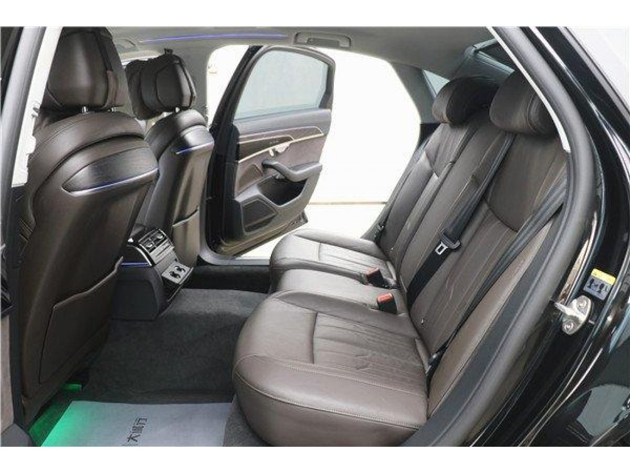 Audi A8L 45 TFSI 2023