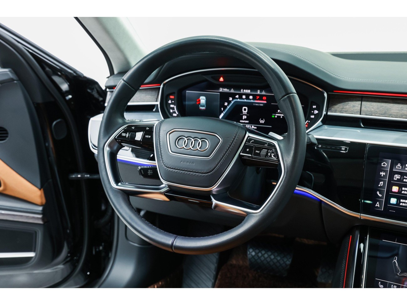 Audi A8L 55 TFSI 2023