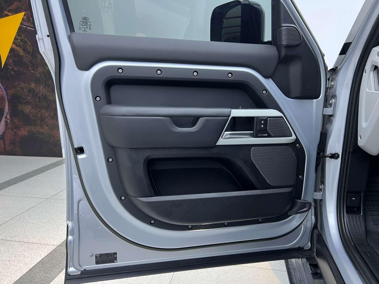 Land Rover Defender 2022