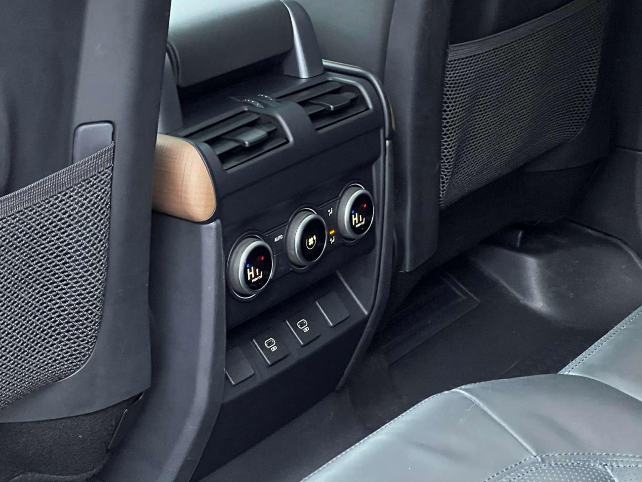 Land Rover Defender 2022