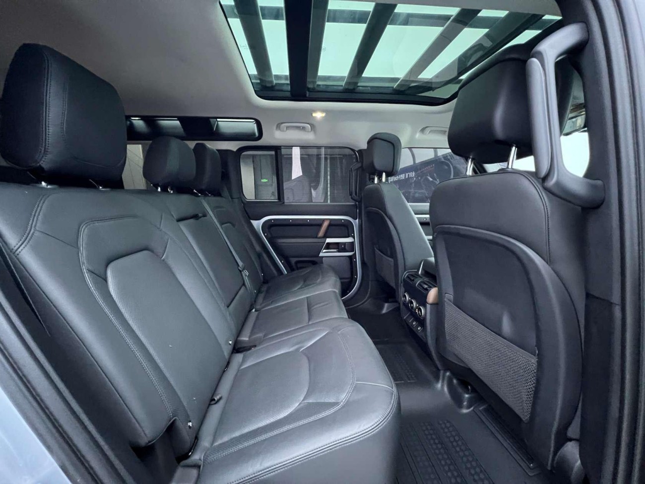 Land Rover Defender 2022