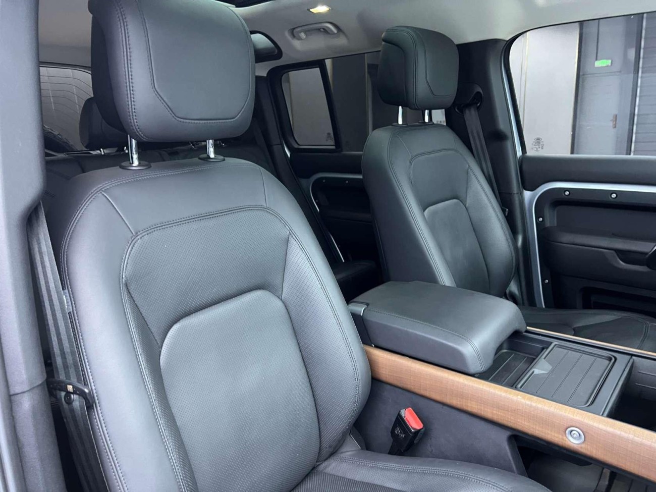 Land Rover Defender 2022