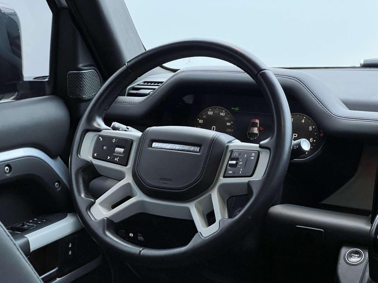 Land Rover Defender 2022