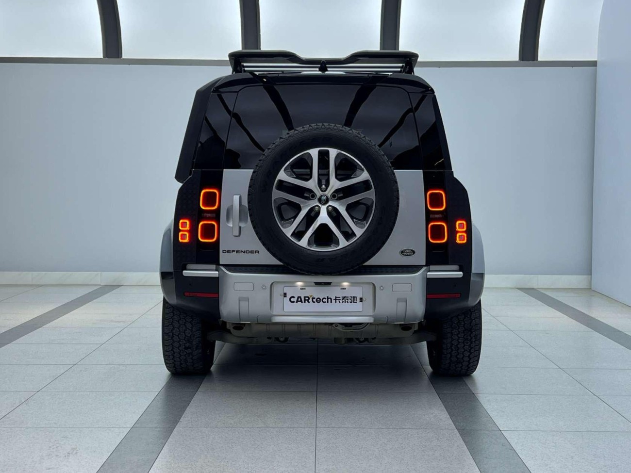 Land Rover Defender 2022