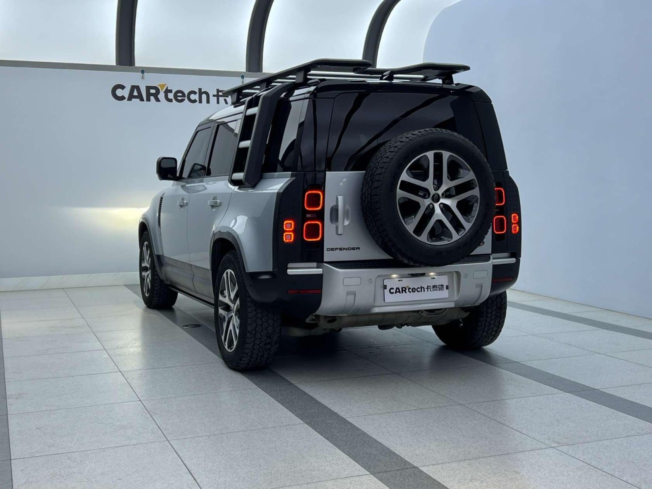 Land Rover Defender 2022