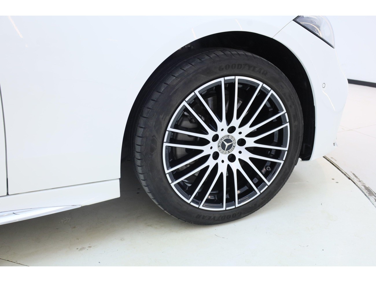 Mercedes-Benz C 260 L 2024