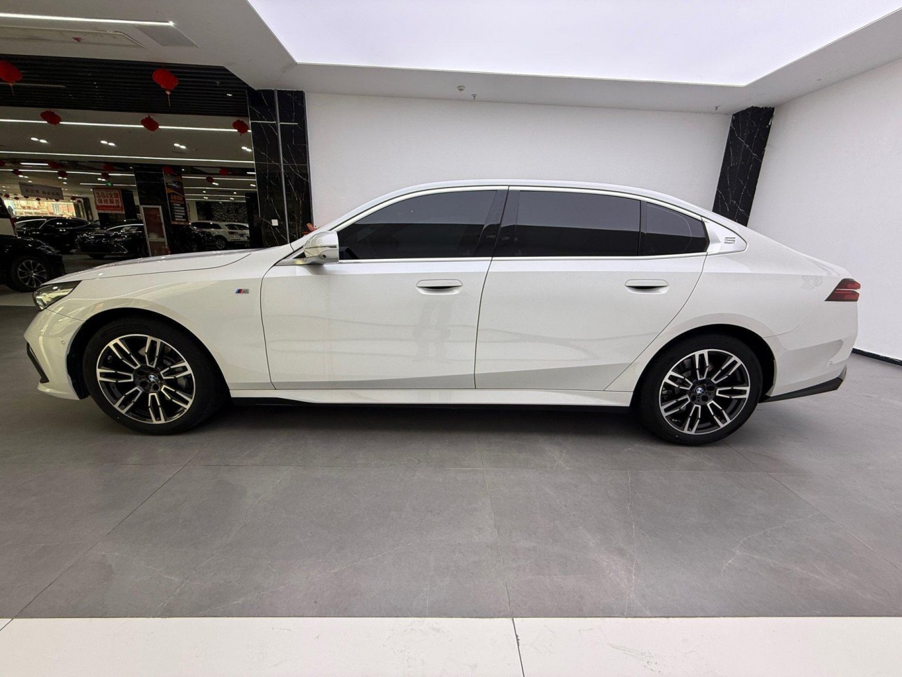 BMW 530Li 2024