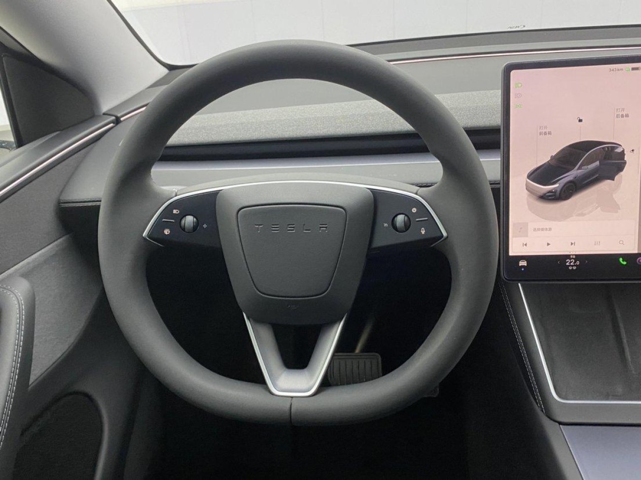 Tesla Model Y 2025