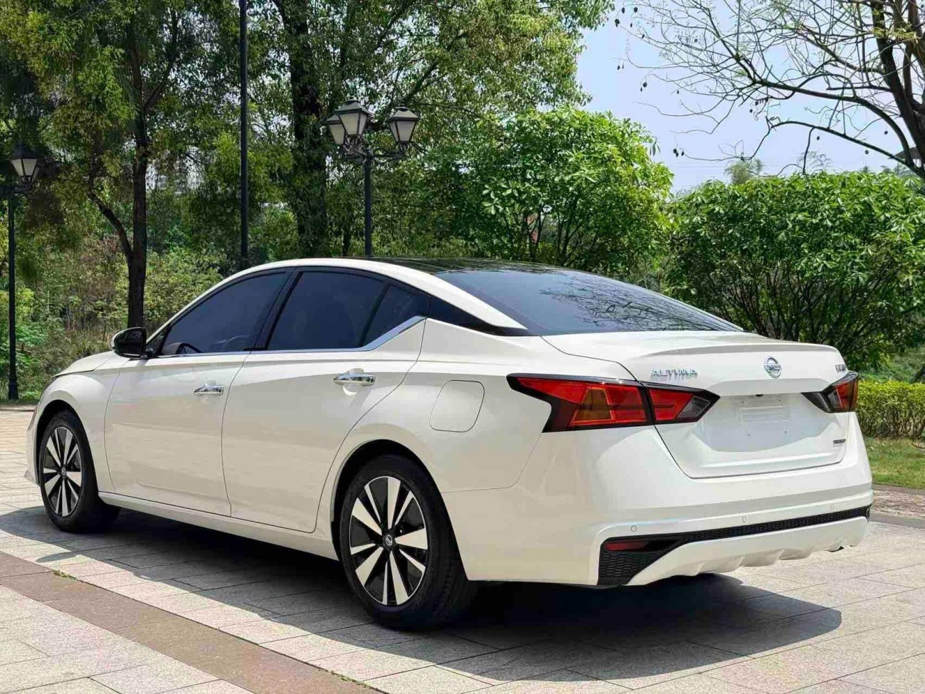 Nissan Teana 2022