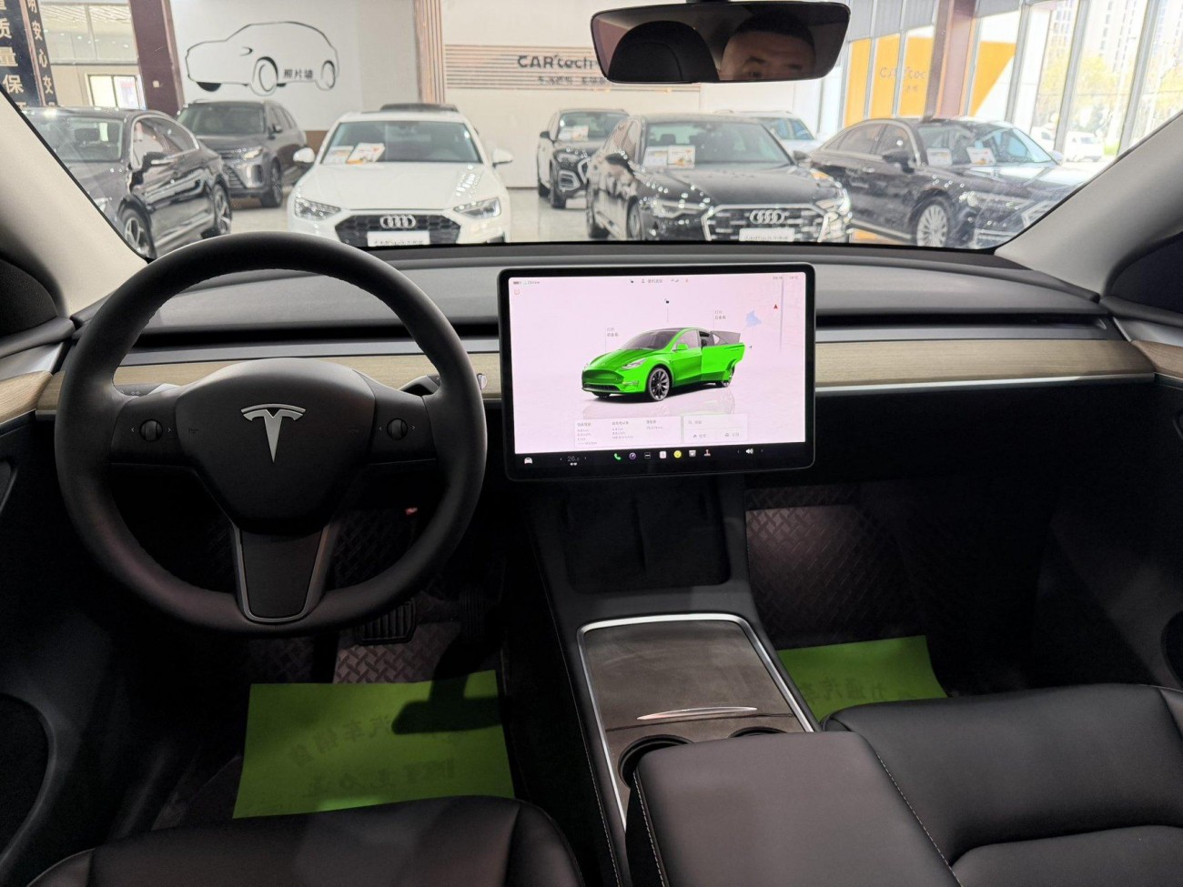 Tesla Model Y 2023