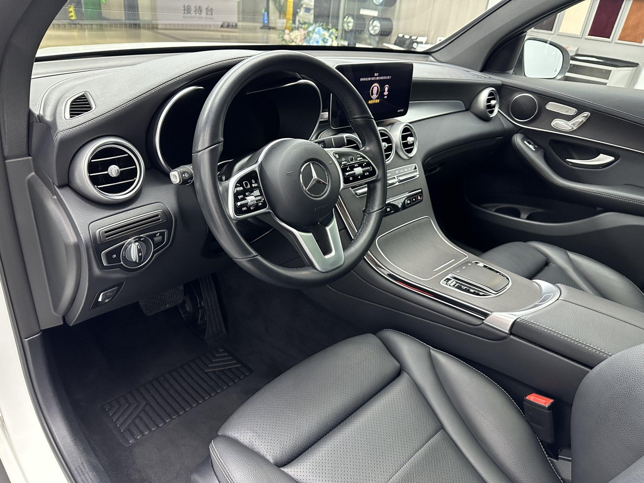 Mercedes-Benz GLC 300 4MATIC 2021