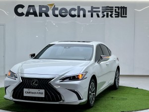 Lexus ES 200 2024