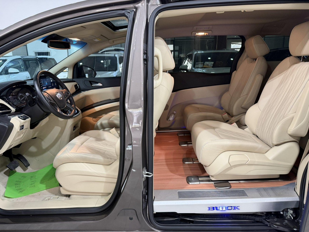 Buick GL8 2024