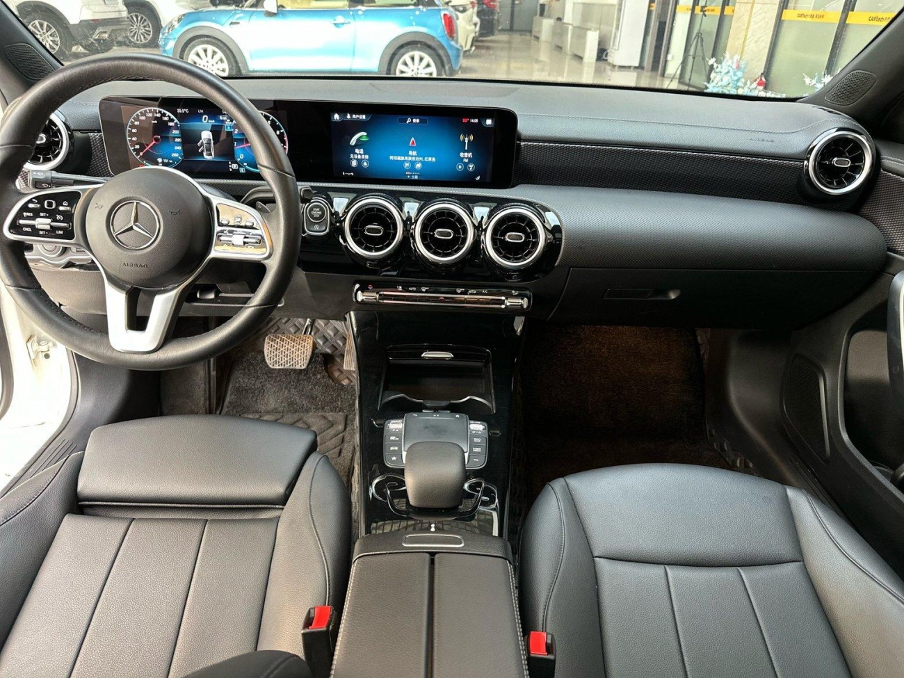 Mercedes-Benz A 200 L 2023