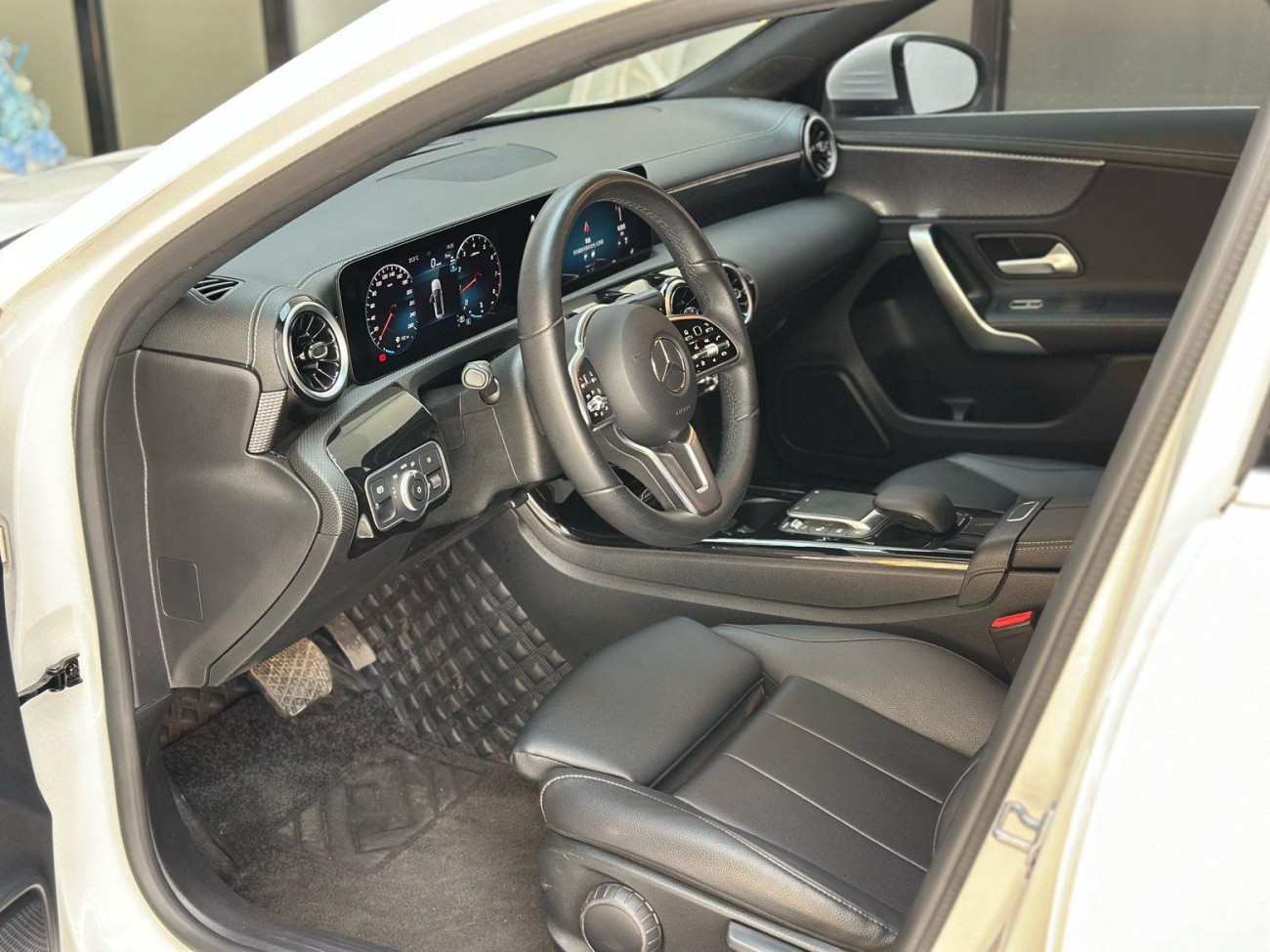 Mercedes-Benz A 200 L 2023