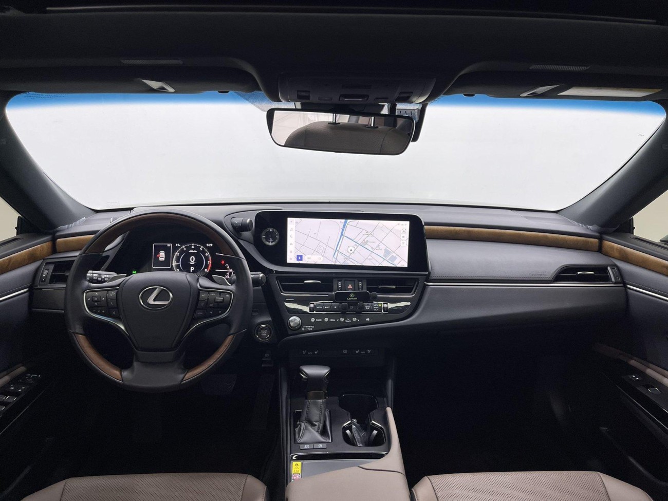 Lexus ES 200 2024