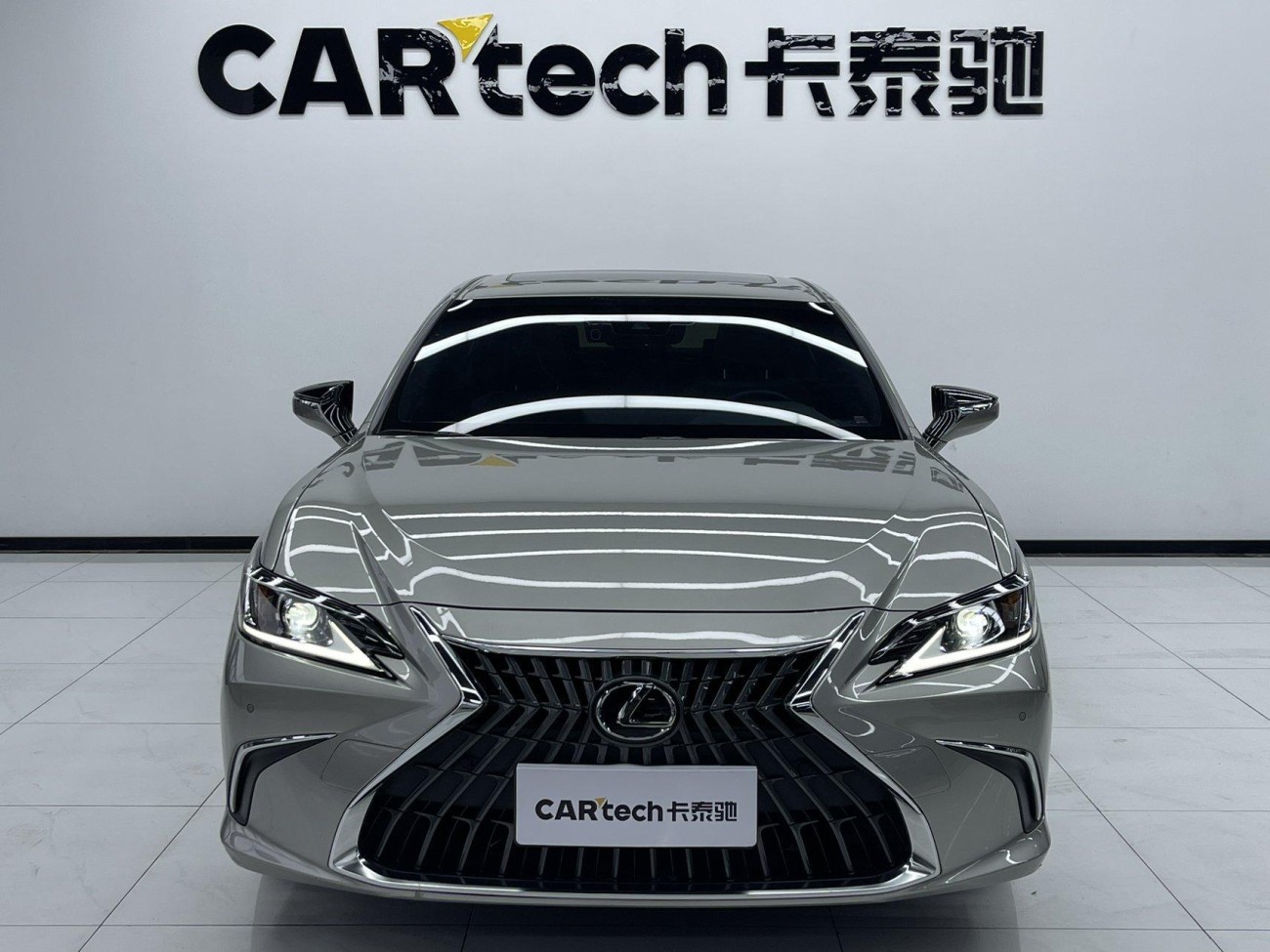 Lexus ES 200 2024