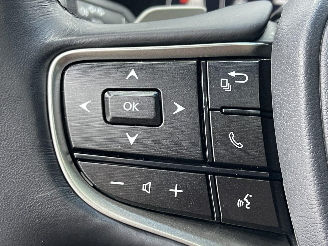 Lexus ES 200 2024