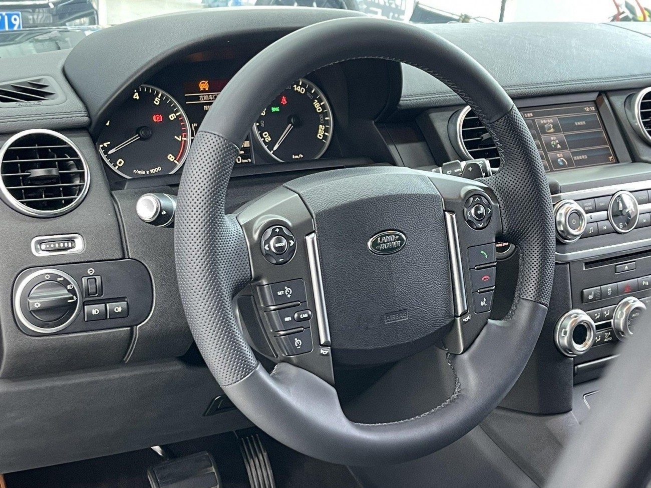 Land Rover Discovery 2019