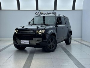 Land Rover Defender 2024