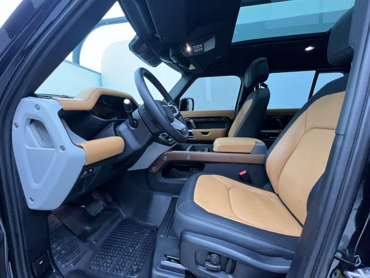 Land Rover Defender 2024