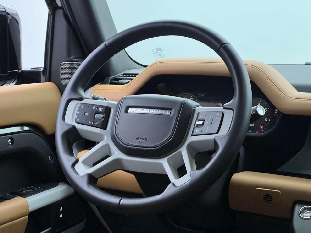 Land Rover Defender 2024