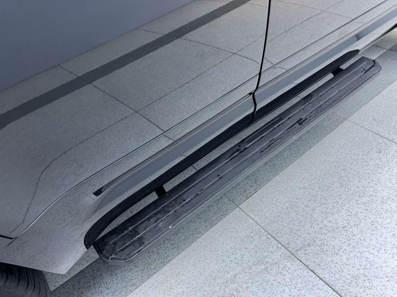 Land Rover Defender 2024