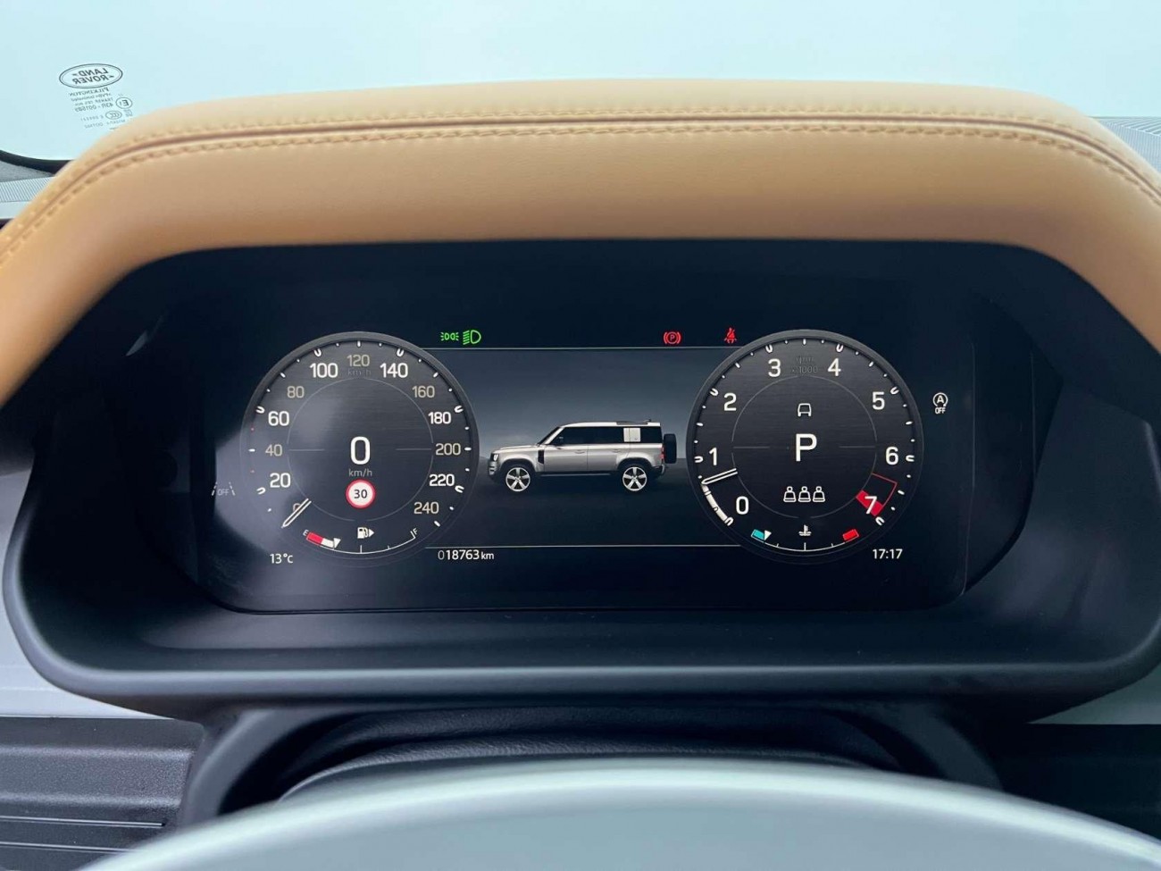 Land Rover Defender 2024