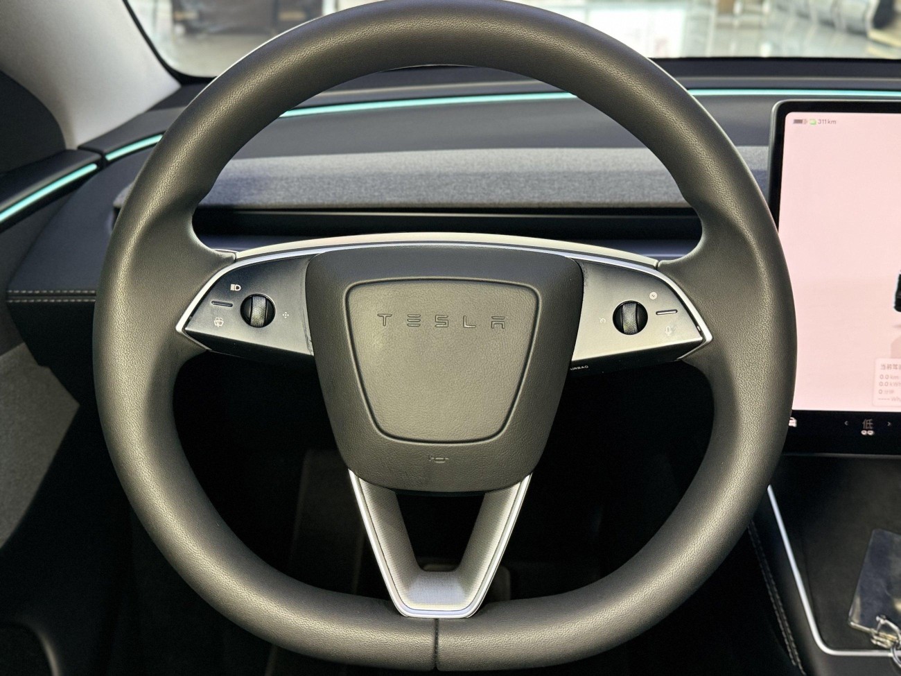 Tesla Model Y 2025