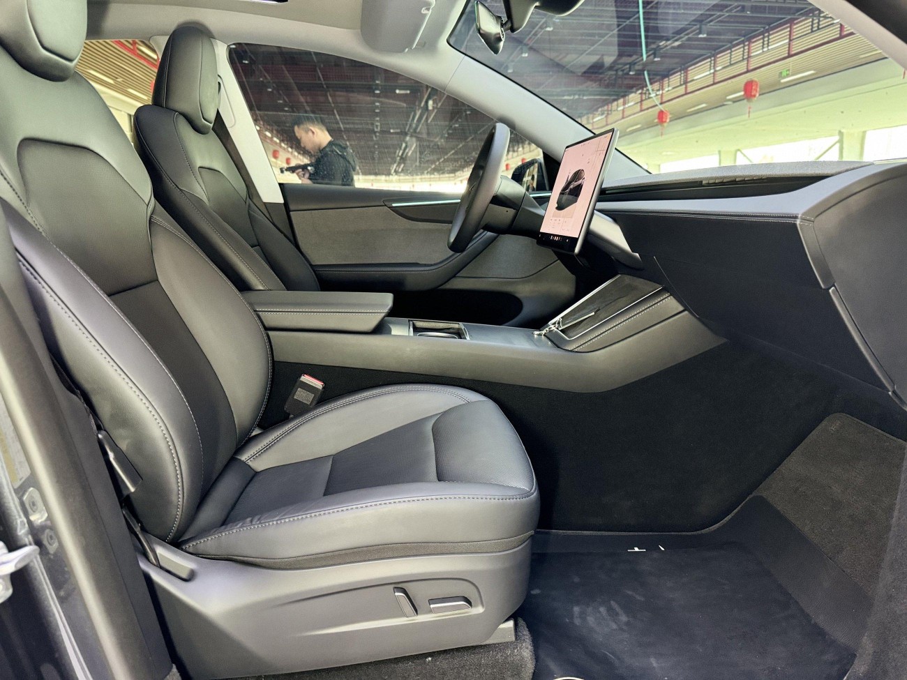 Tesla Model Y 2025