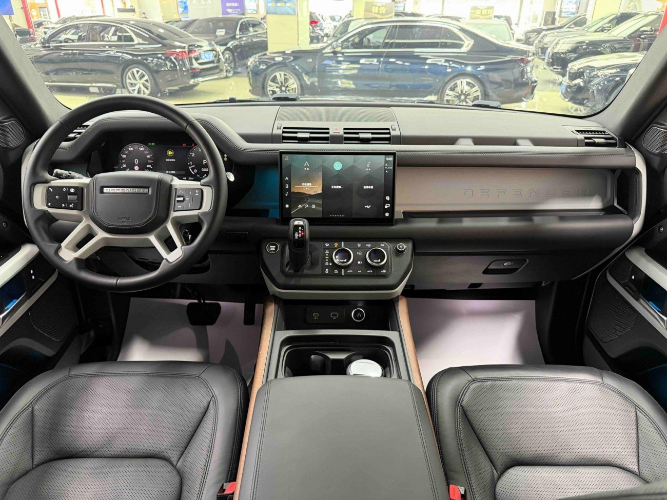 Land Rover Defender 2024