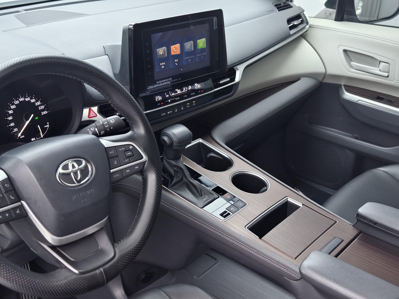 Toyota Sienna 2024