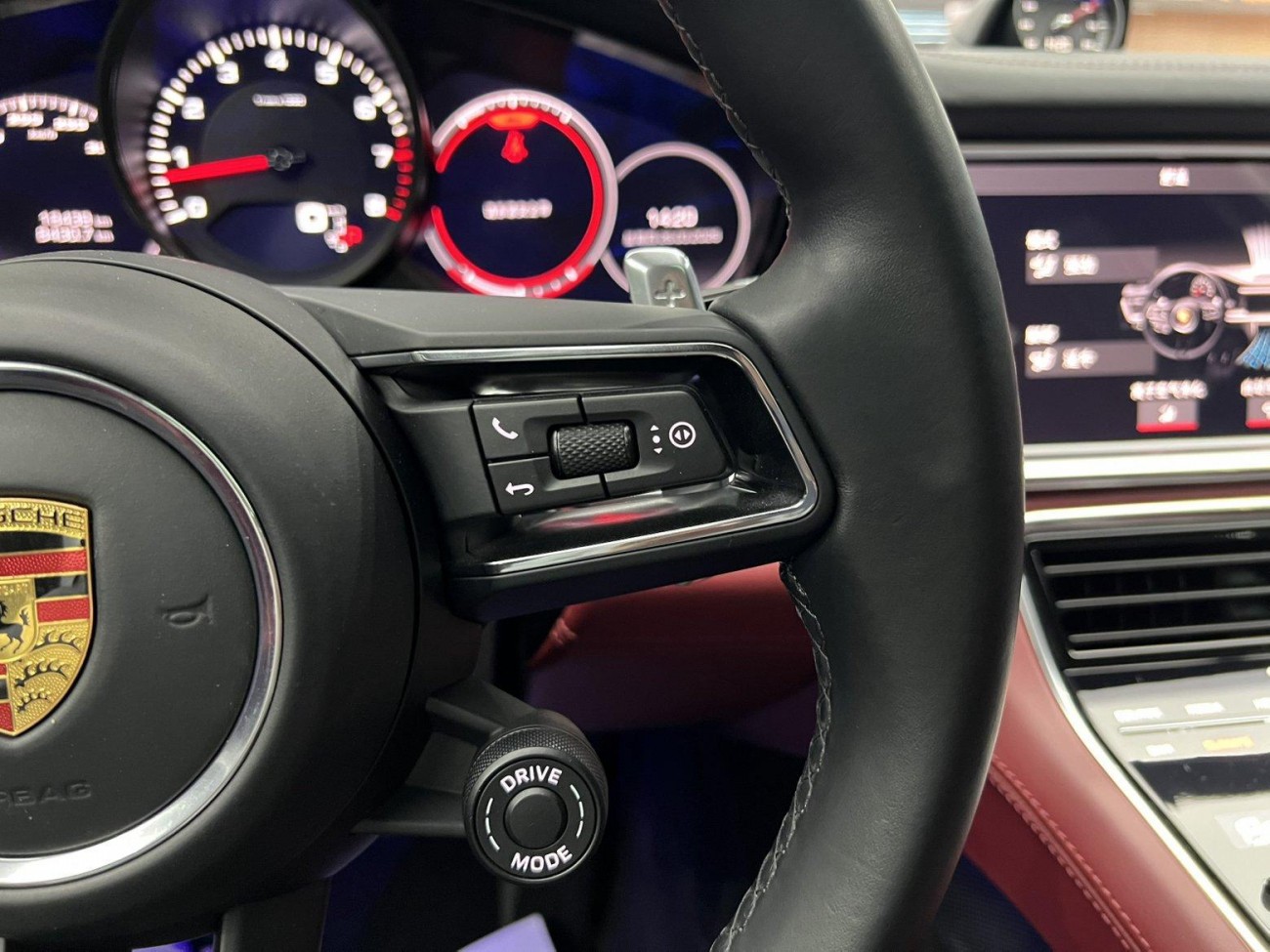 Porsche Panamera 2023