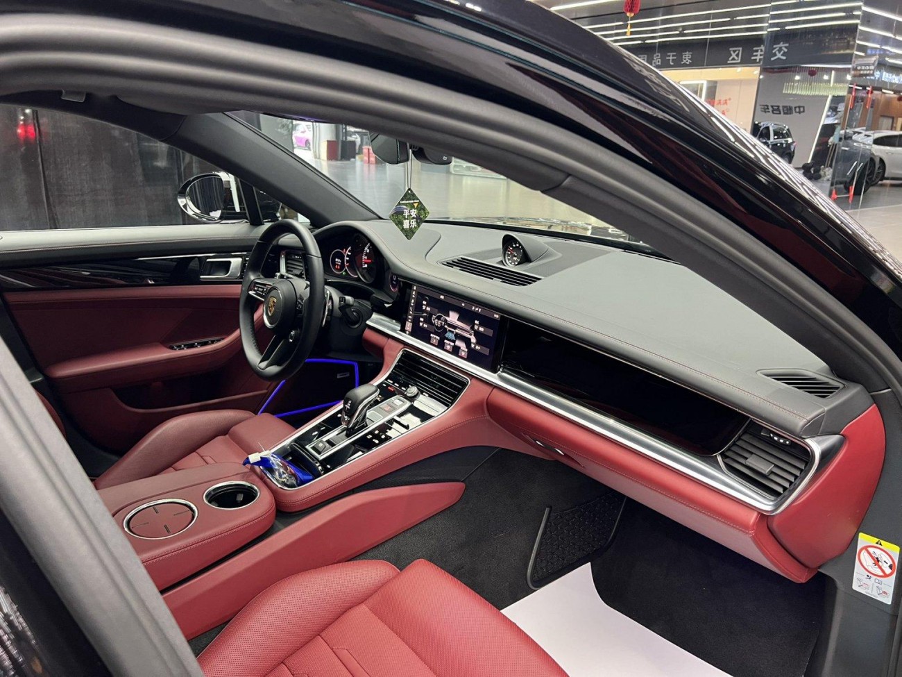 Porsche Panamera 2023